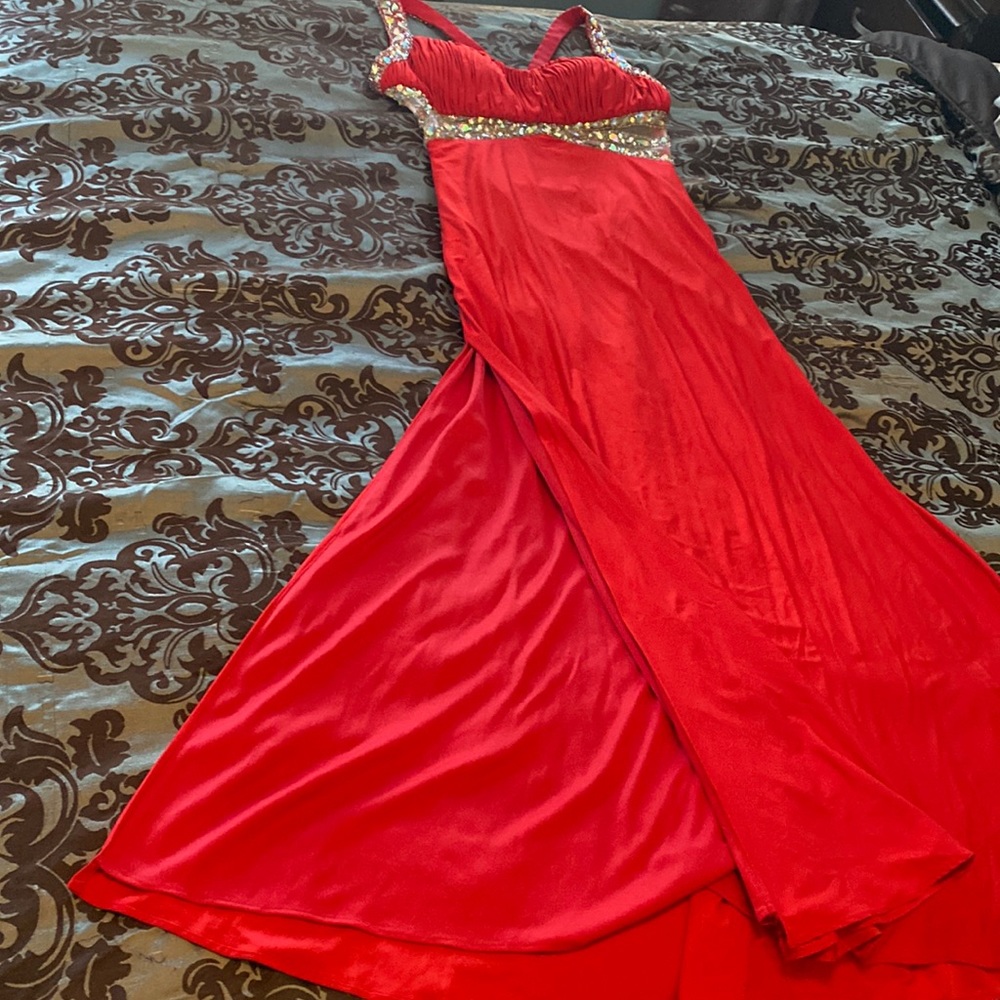 Beautiful formal dress. I wore it for A Christmas Cocktail Party